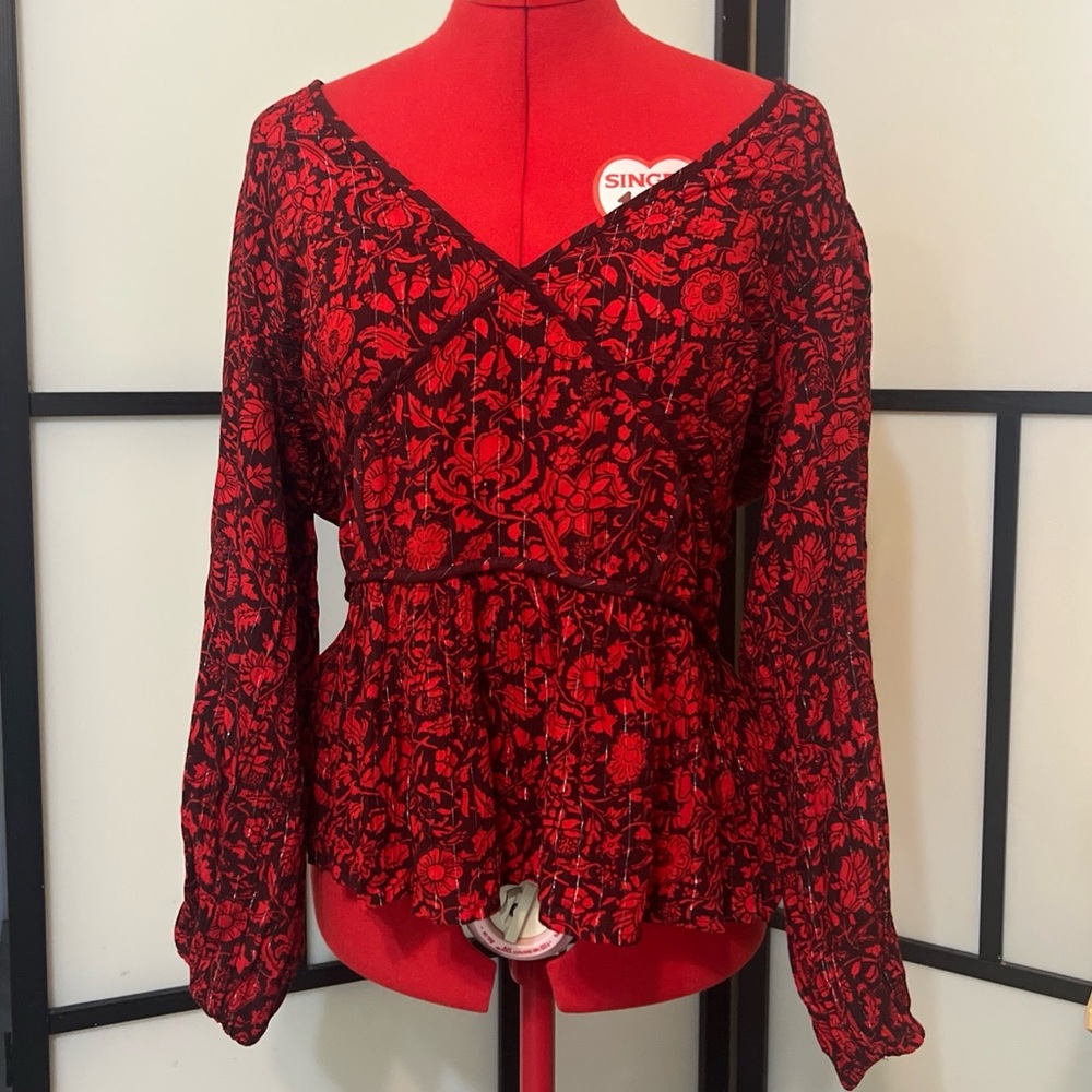 Knox Rose Red and Black Floral Design
